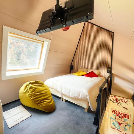 Capsule Lotus-Balneo-Sauna-Billard-Nintendo Hastiere-par-dela Екстер'єр фото